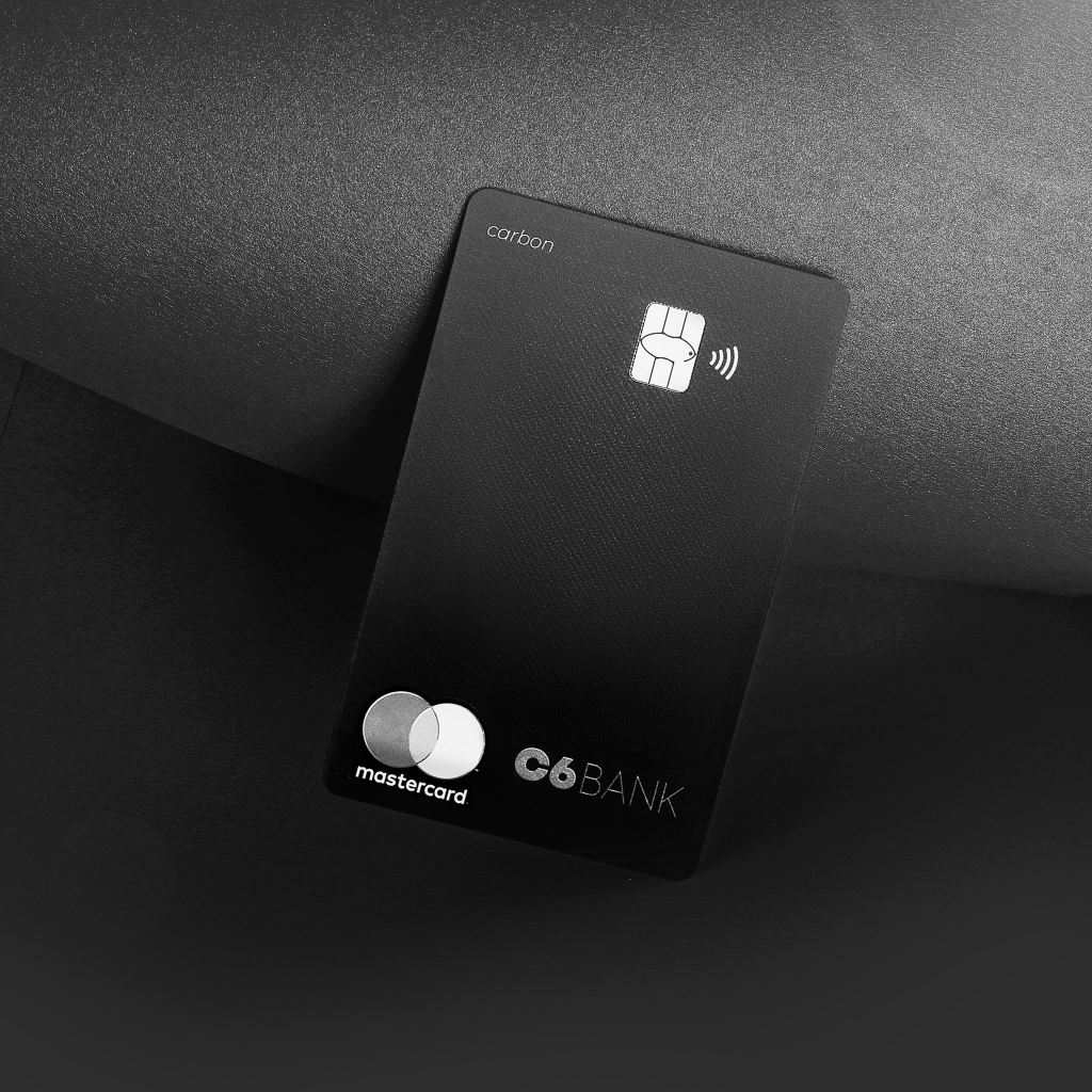 cartão c6 carbon simbolizando como depositar dinheiro no c6 bank