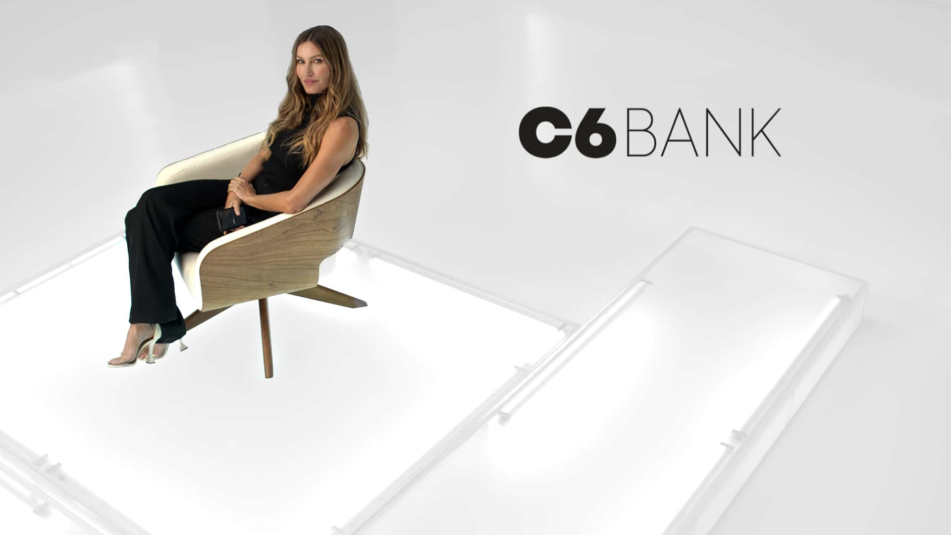 O C6 Bank acaba de lançar nova peça publicitária com protagonismo de Gisele Bündchen.